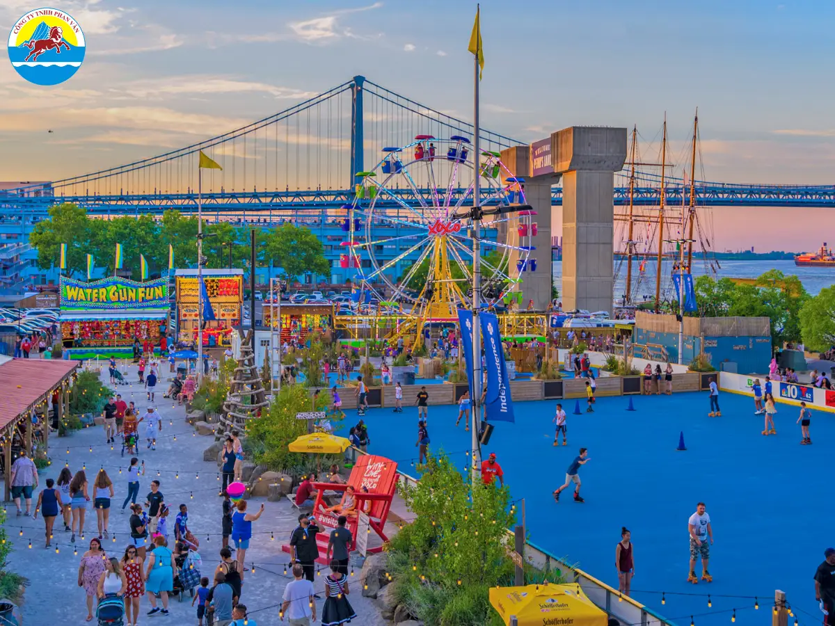 Spruce Street Harbor Park