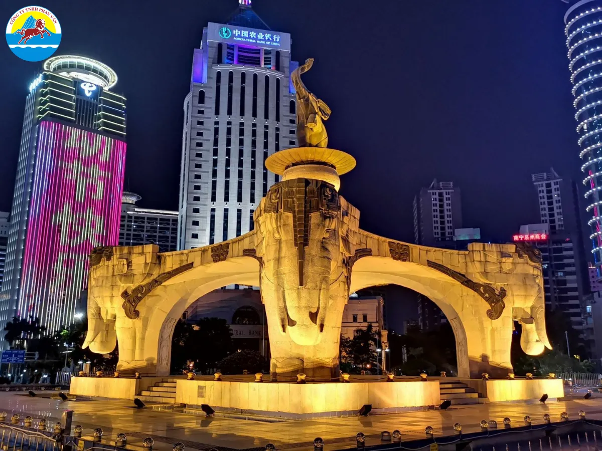 Quảng trường Ngũ Tượng