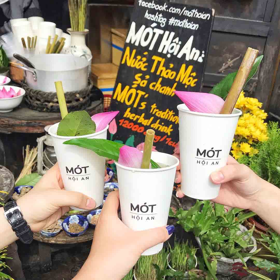 Thưởng thức đồ uống Mót cực nổi tiếng