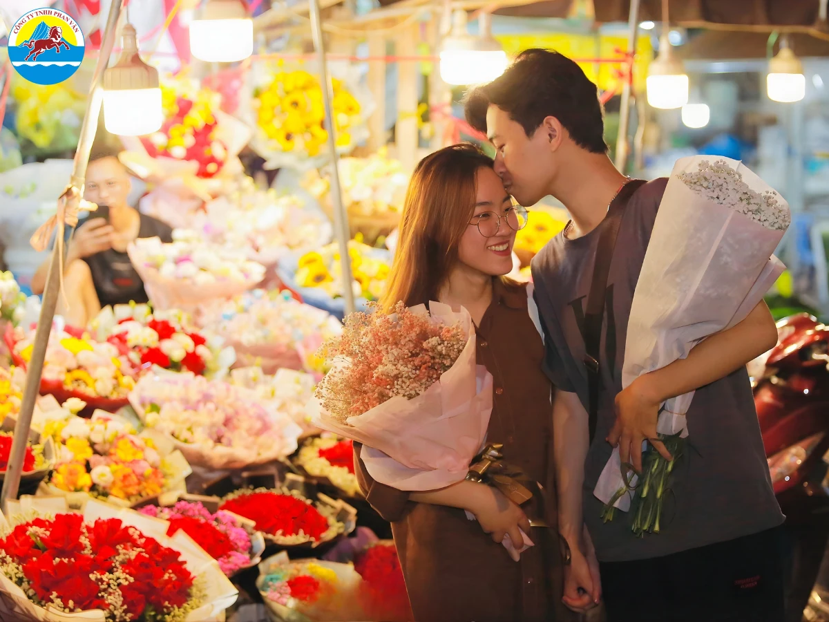 chợ hoa Hồ Thị Kỷ