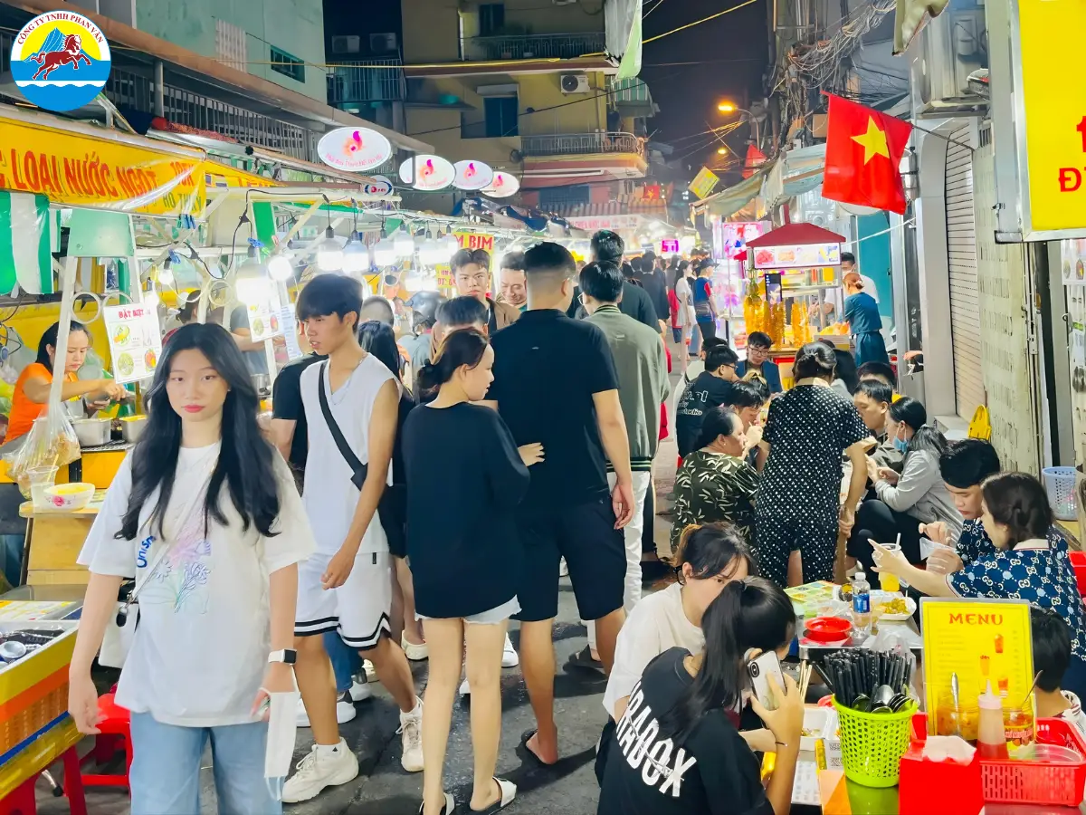 Chợ đêm Hồ Thị Kỷ