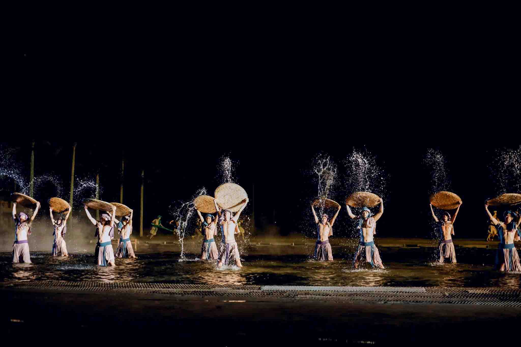 SHOW DIỄN KÝ ỨC HỘI AN CÙNG PHAN VĂN TRAVEL