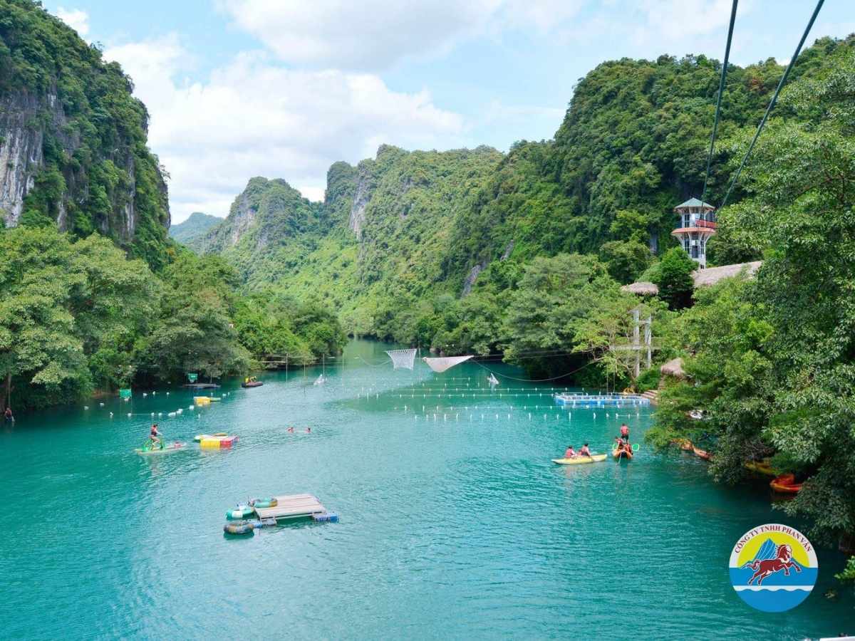 Sông Chày Hang Tối