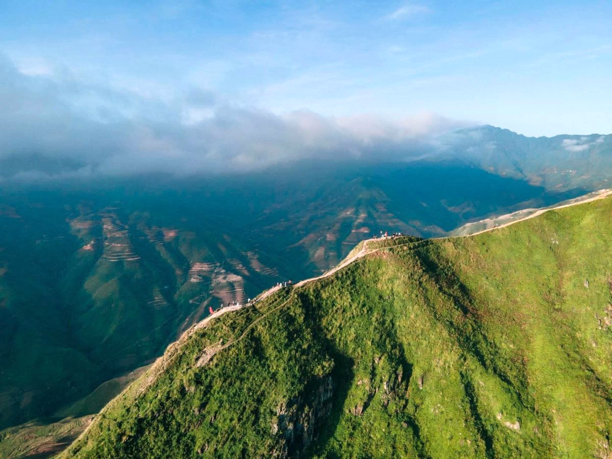 ta-xua-san-may-hanh-trinh-cham-bien-troi-trang-moi-som-mai-phan-van-travel-4