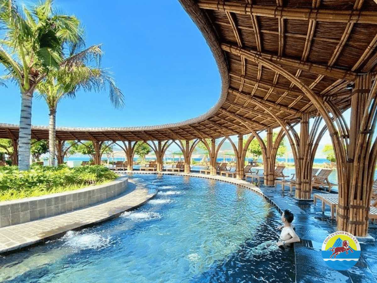 Tắm biển và nghỉ dưỡng