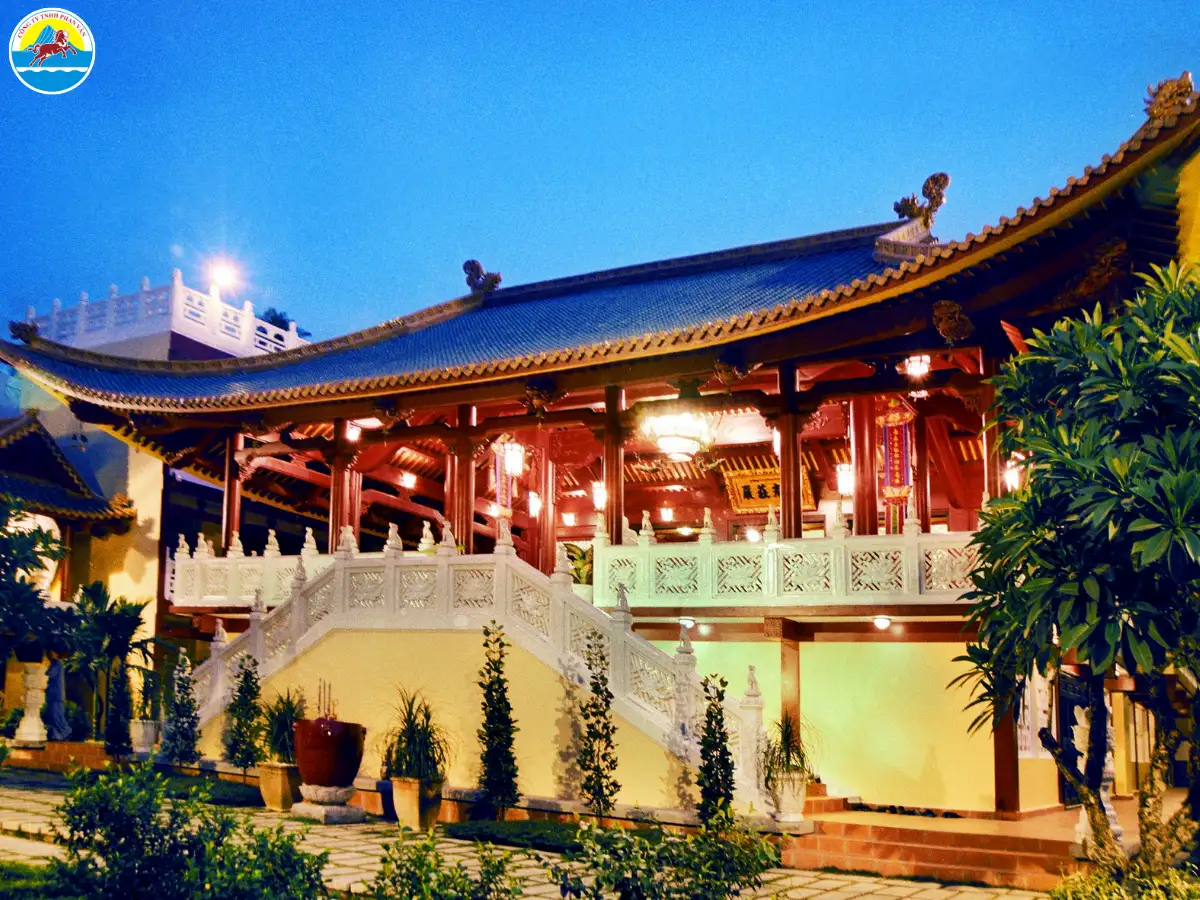 du lịch quận tân bình​