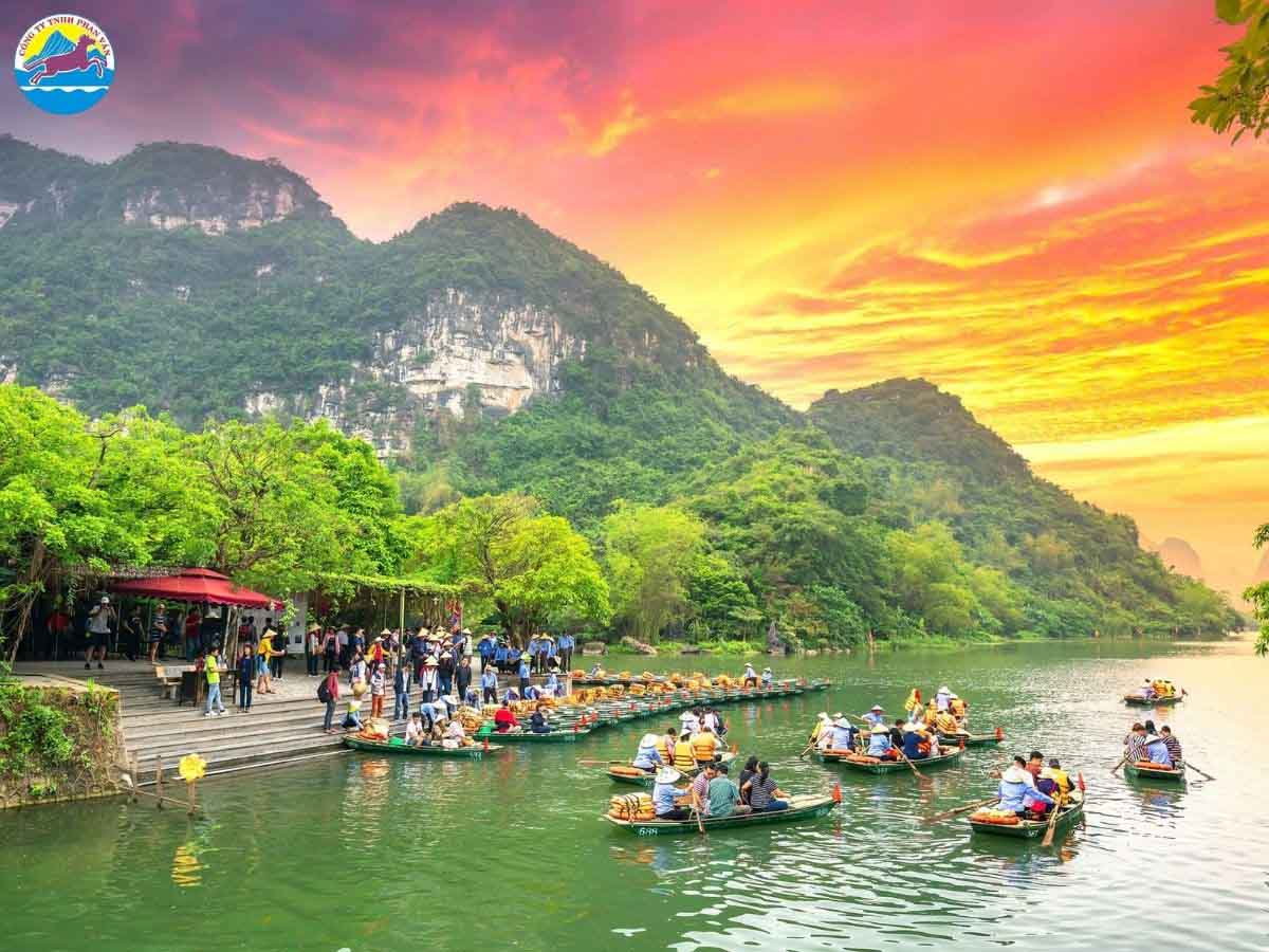 Chèo thuyền kayak tại Ninh Bình