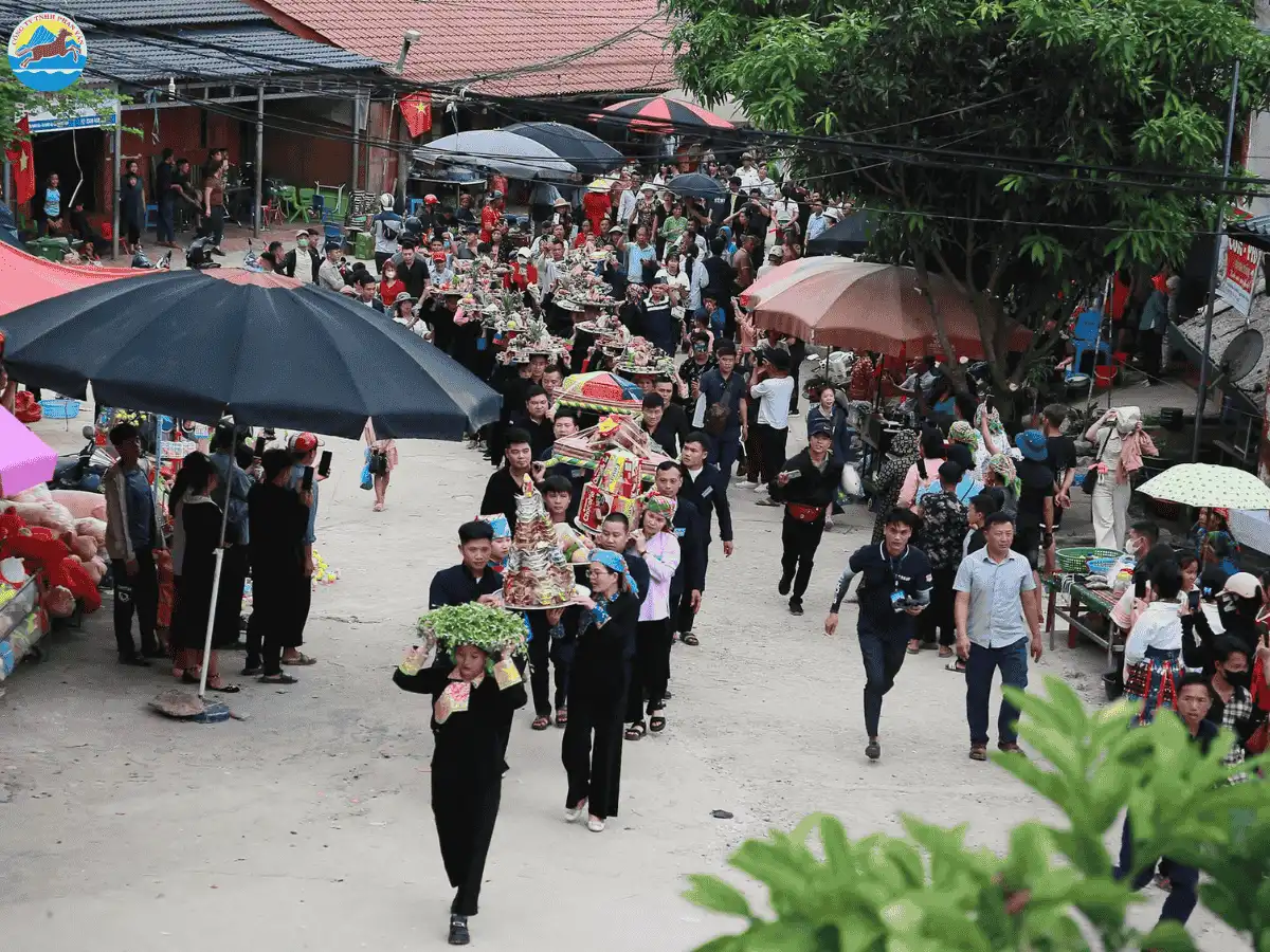 chợ tình Mèo Vạc