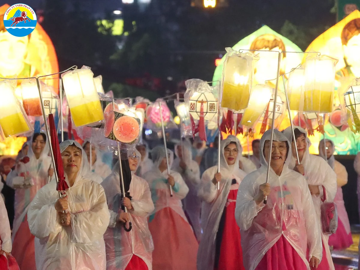 Lễ hội đèn lồng hoa sen Yeon Deung Hoe ở Seoul