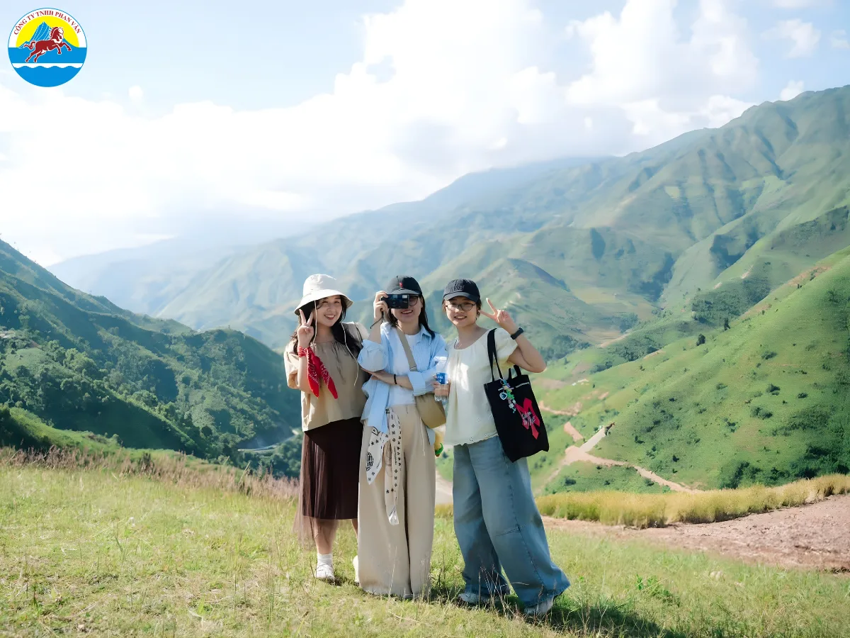 Du khách check in tại miền Bắc