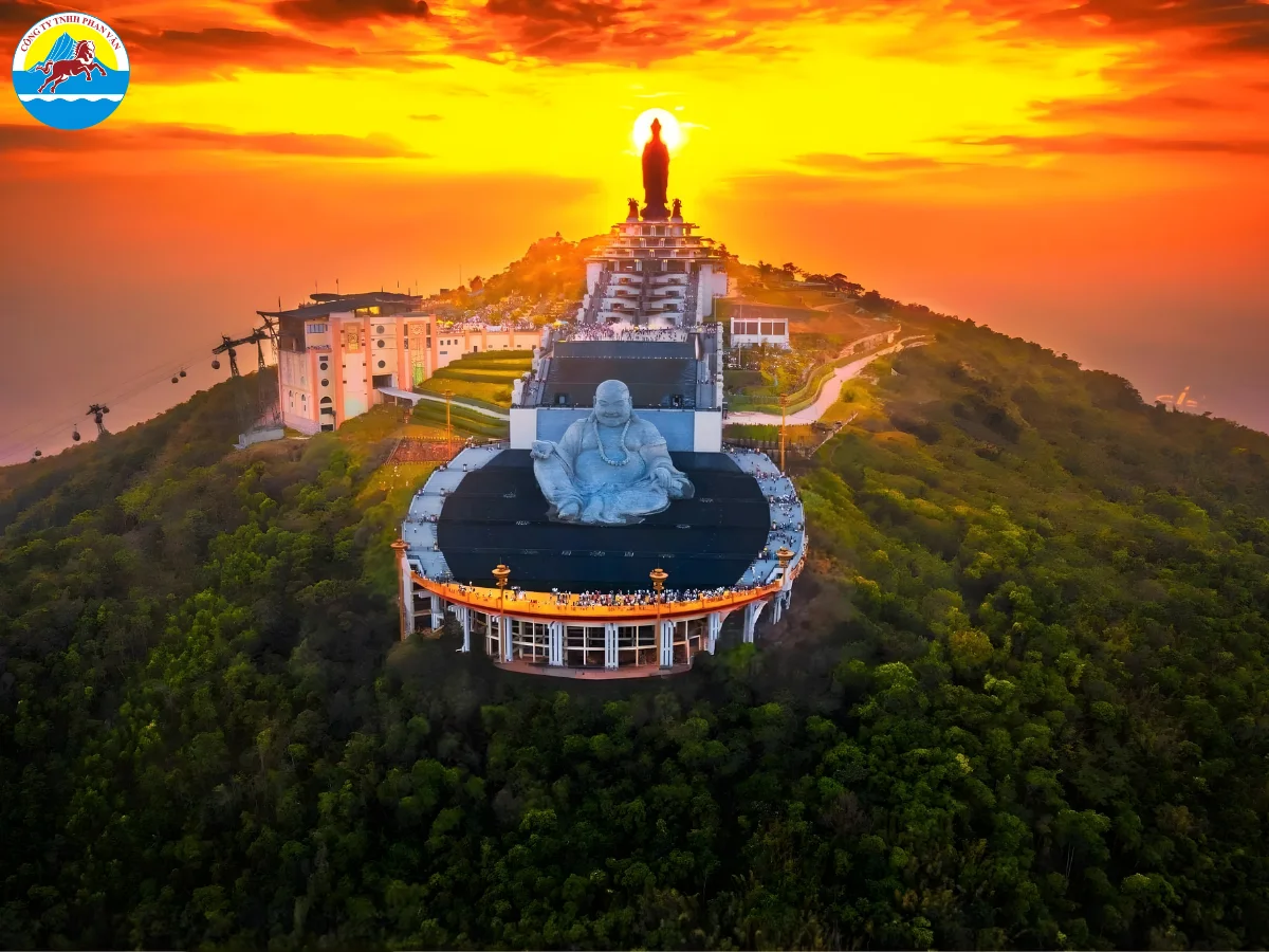 Đỉnh Núi Bà Đen
