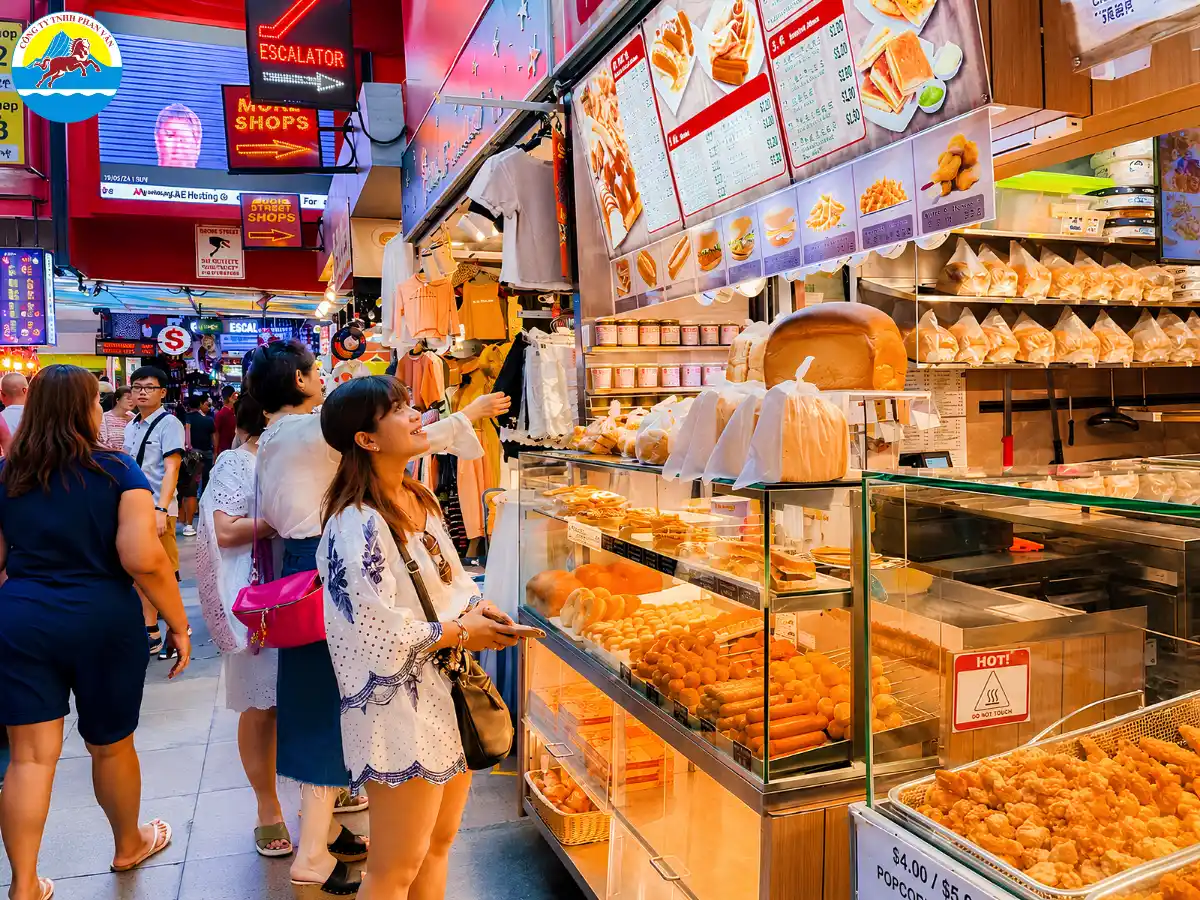 Khu chợ đêm sôi động tại Singapore