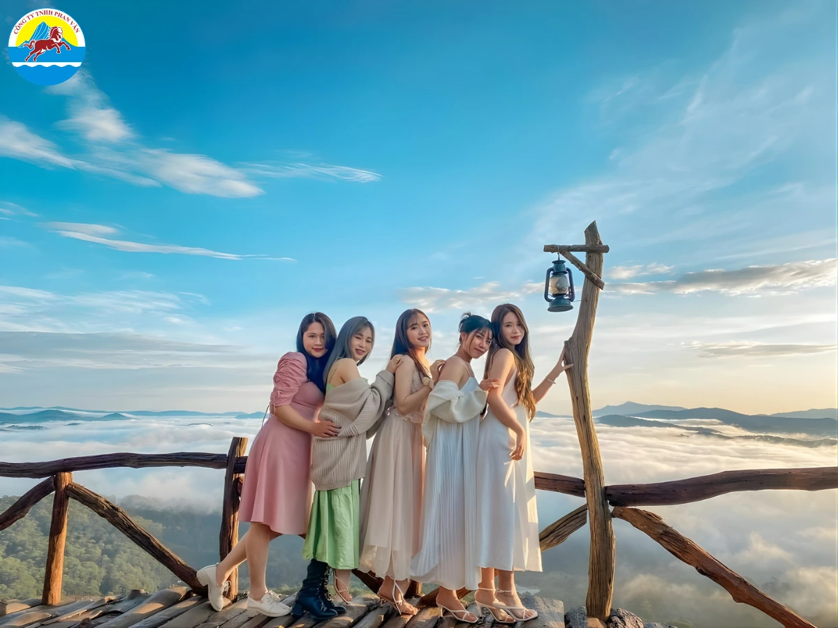 Săn mây tại Cầu Đất