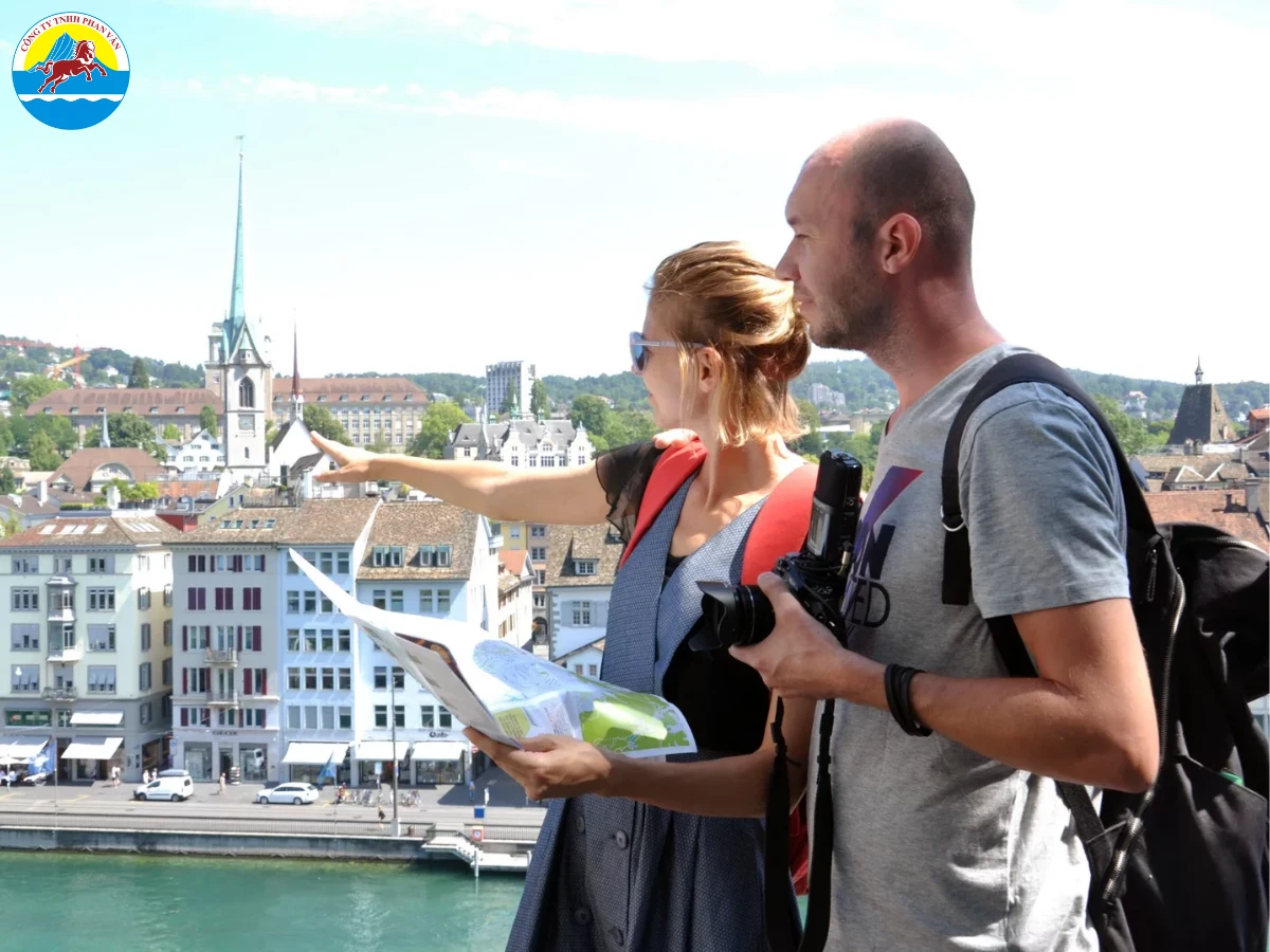 Du khách Việt Nam cần xin visa Schengen để nhập cảnh