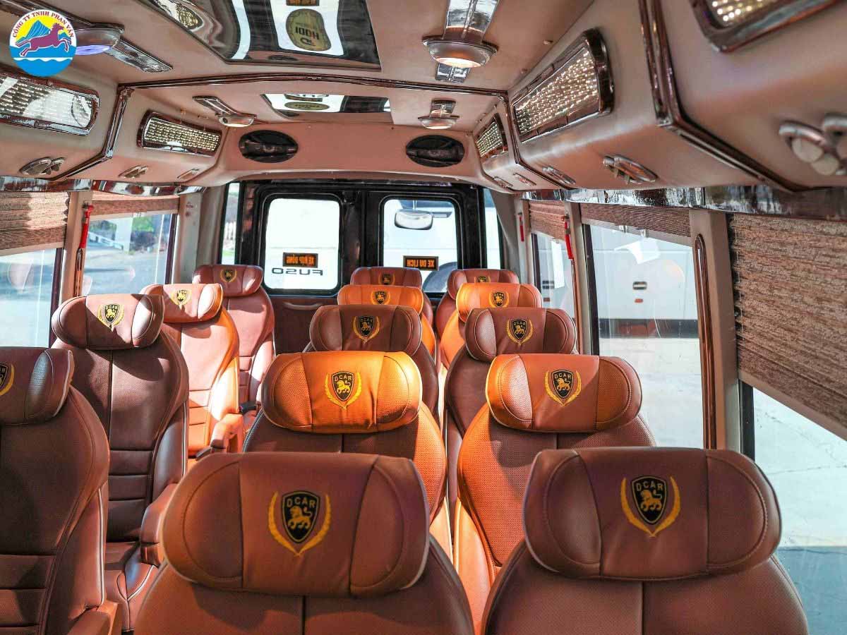 Xe 16 chỗ đời mới, ghế ngồi rộng rãi