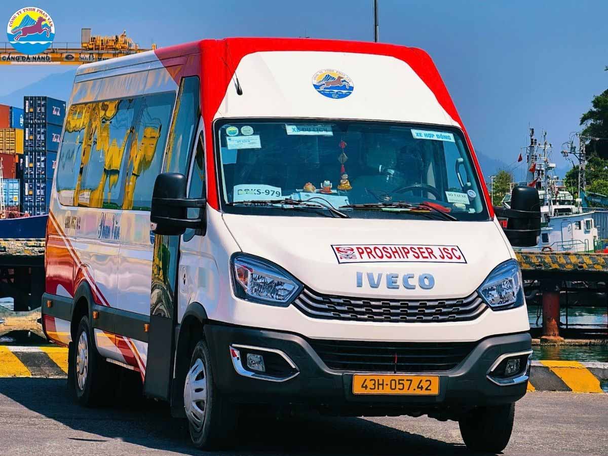 Lái xe sẽ đưa đoàn đến Bà Nà và chờ tại bãi đỗ xe cho đến khi bạn kết thúc hành trình