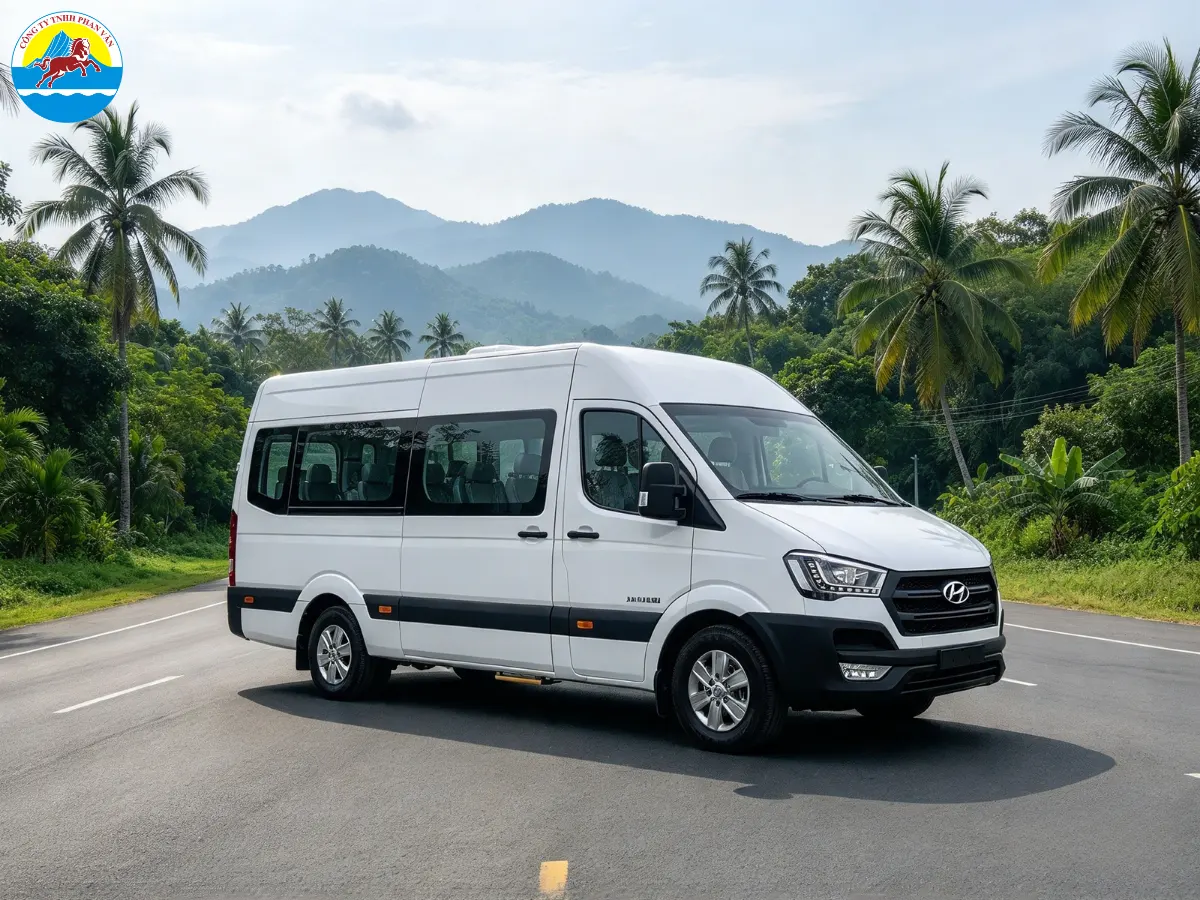 Xe 16 chỗ của Phan Văn Travel đi Lào