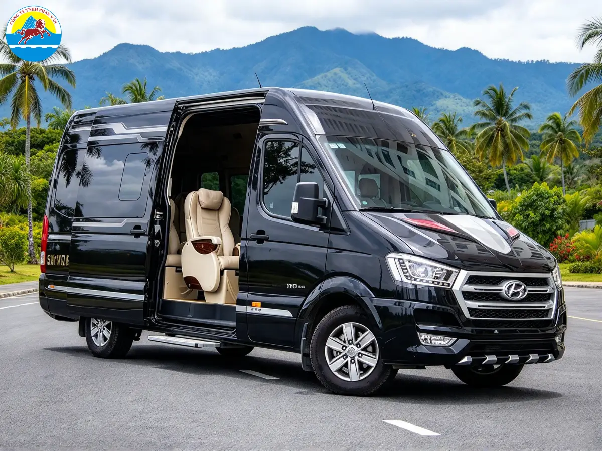 Xe 16 chỗ dừng làm thủ tục tại cửa khẩu