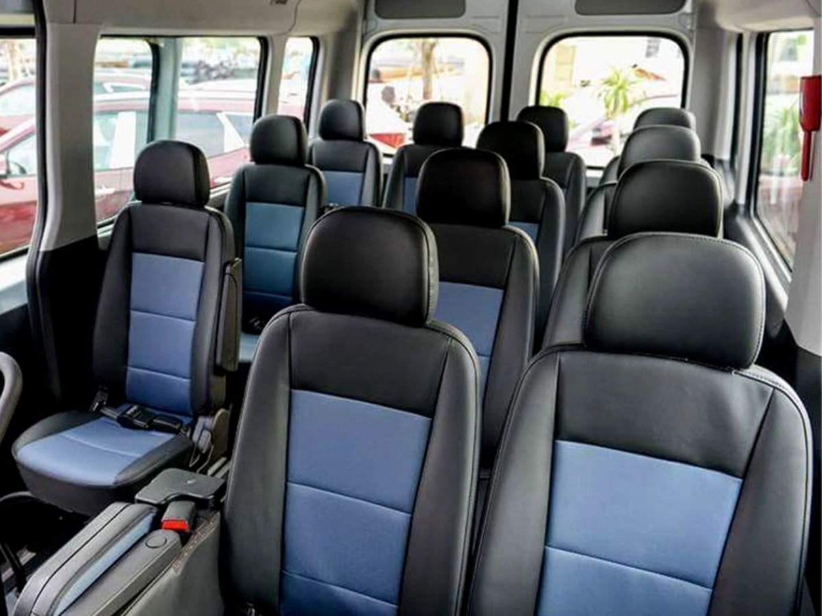 nội thất bên trong Hyundai Solati