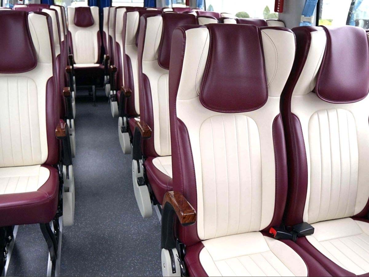 Nội thất hiện đại với ghế ngồi êm ái