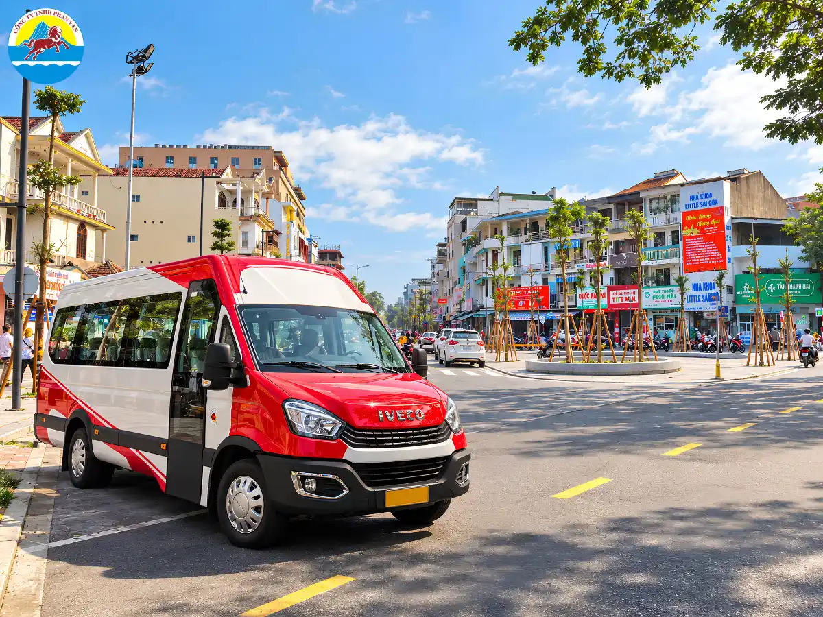 thuê xe 19 chỗ Đà Nẵng đi Huế