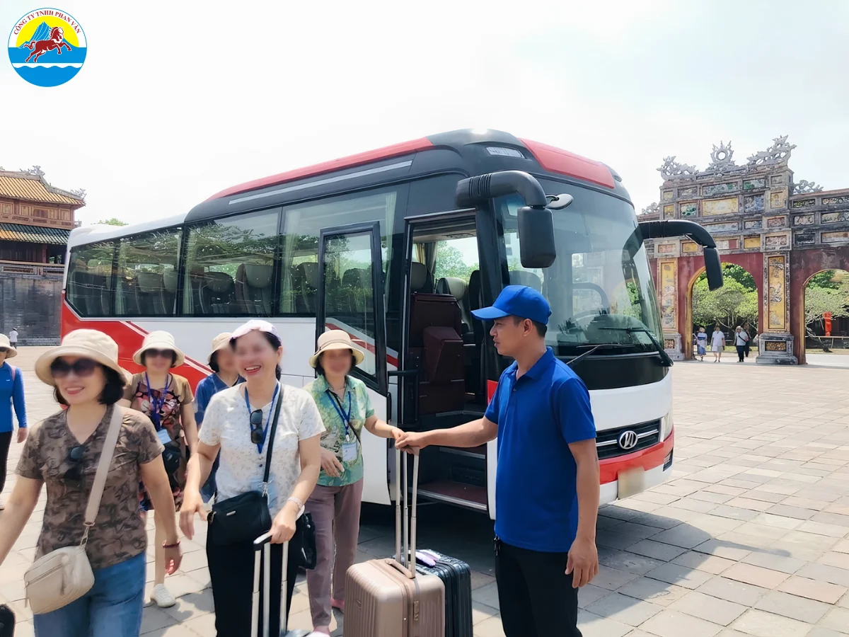 thuê xe 30 chỗ tại Huế