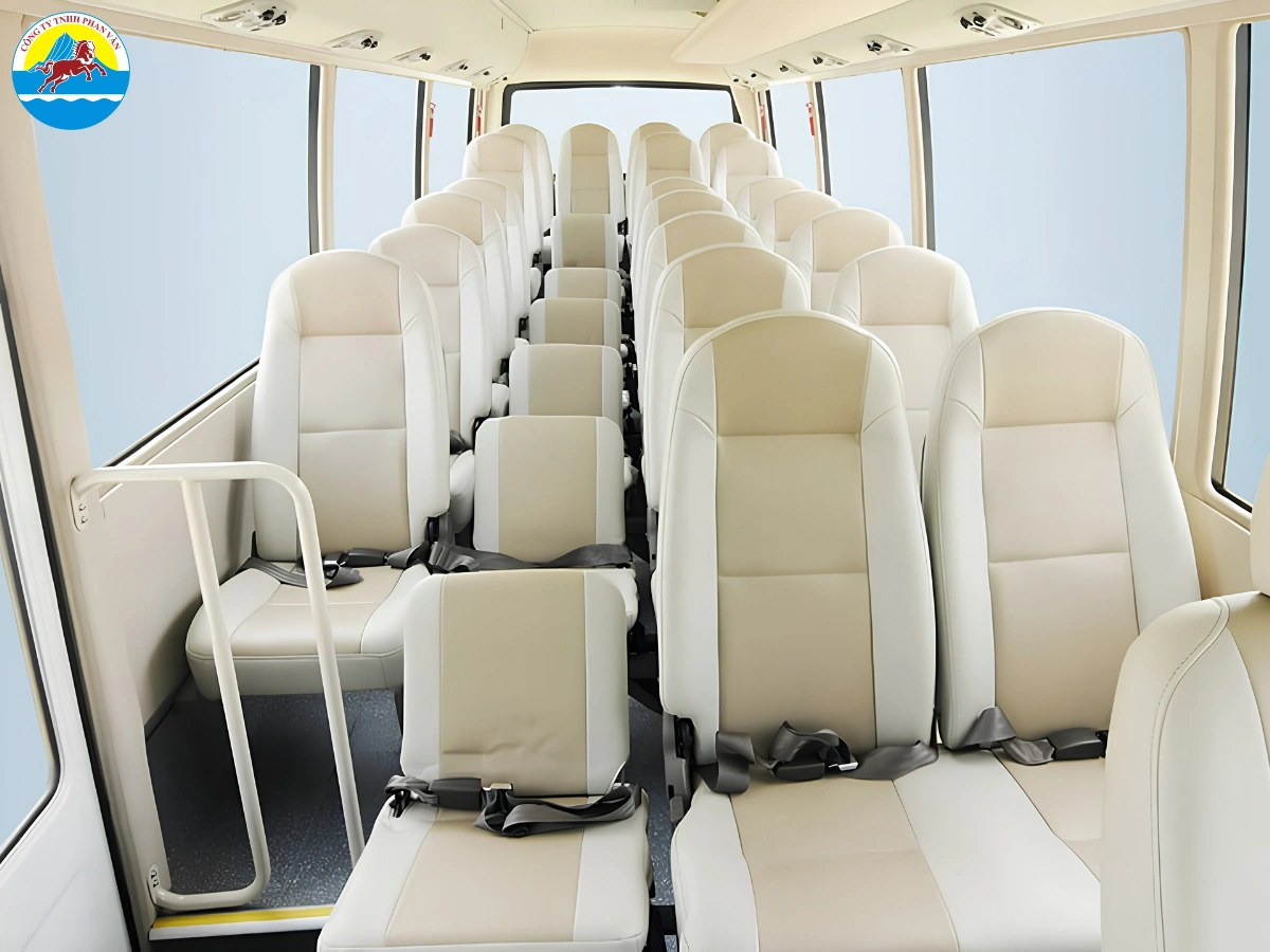 Nội thất xe 30 chỗ của Phan Văn Travel