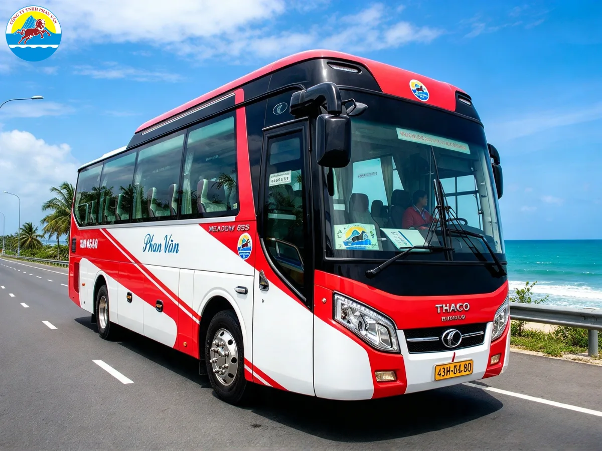 Xe 35 chỗ chạy trên cao tốc Quảng Ngãi đến Nha Trang