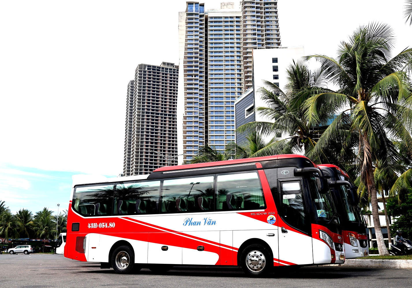 Thuê xe 35 chỗ đi xem pháo hoa, tiết kiệm chi phí