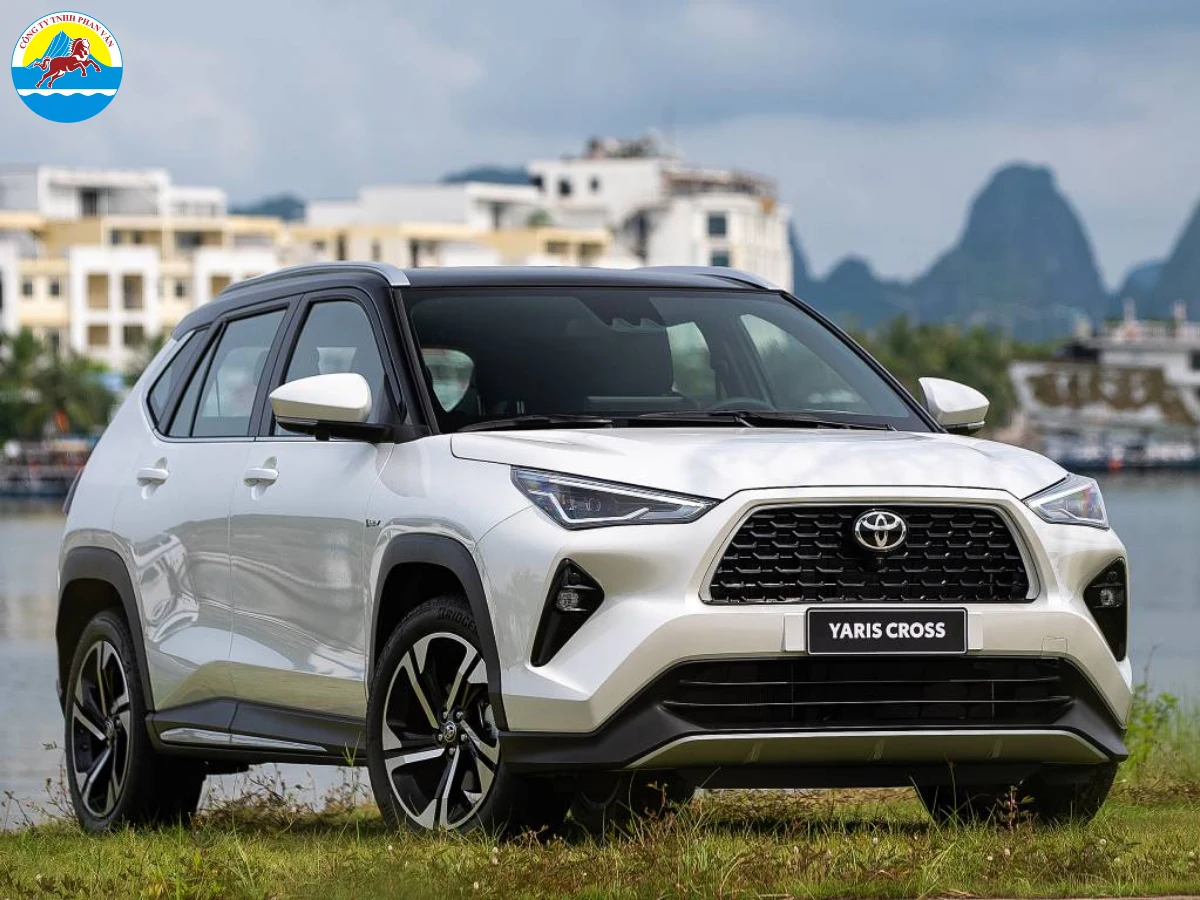 thuê xe 4 chỗ huế​