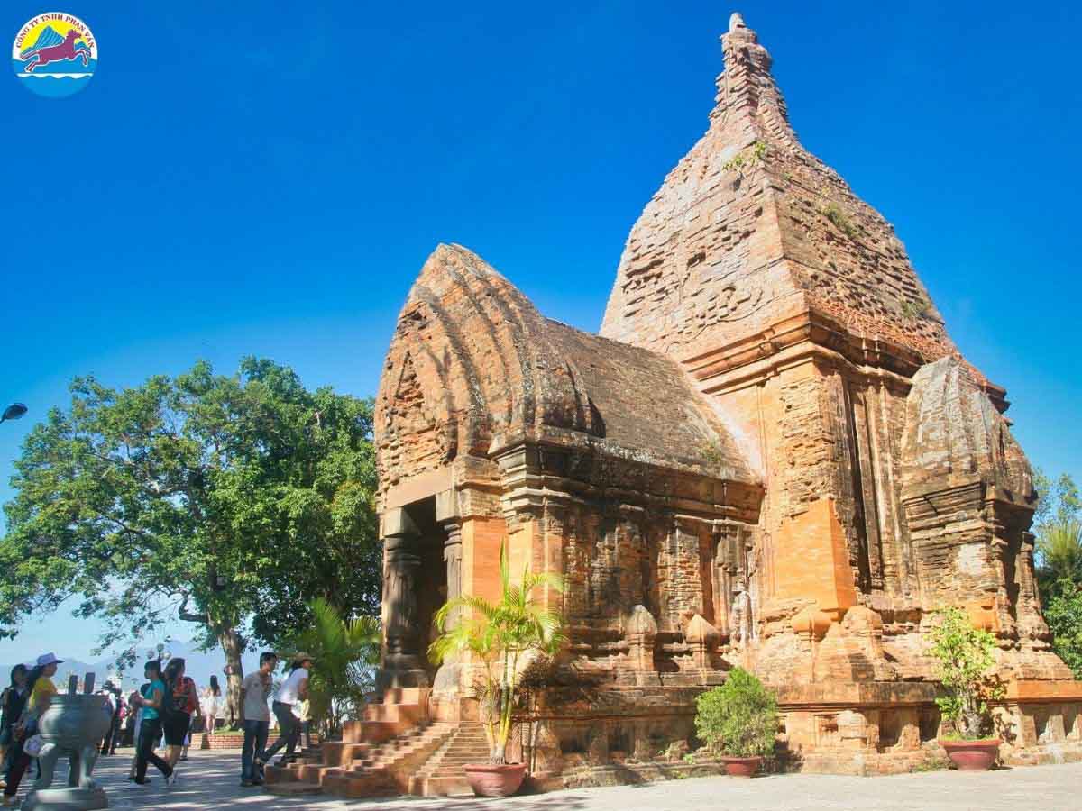 Tháp Bà Ponagar