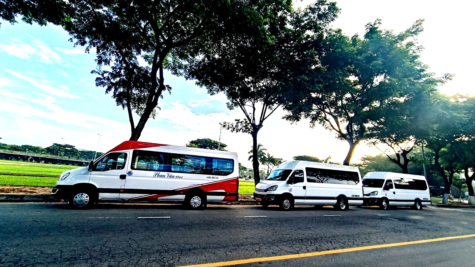 Nhiều người lựa chọn thuê xe khi tham dự lễ hội bắn pháo hoa