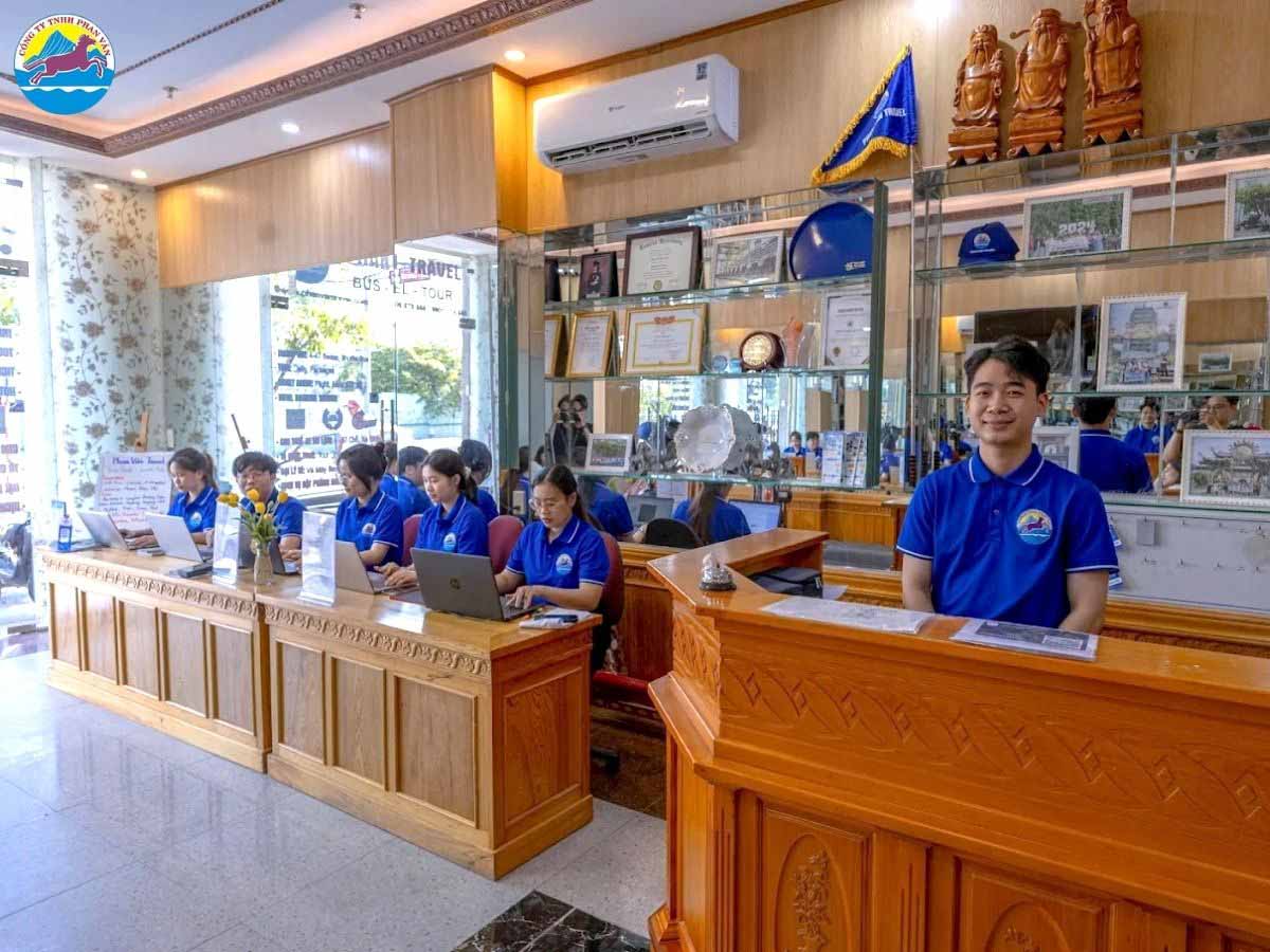 Liên hệ Phan Văn Travel để nhận báo giá ưu đãi nhất