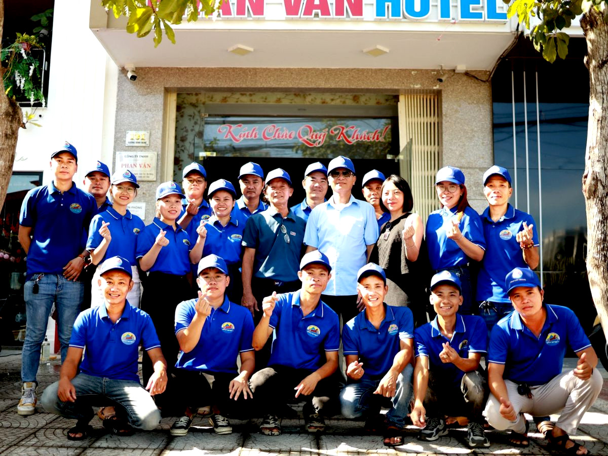 đội ngũ phan văn travel