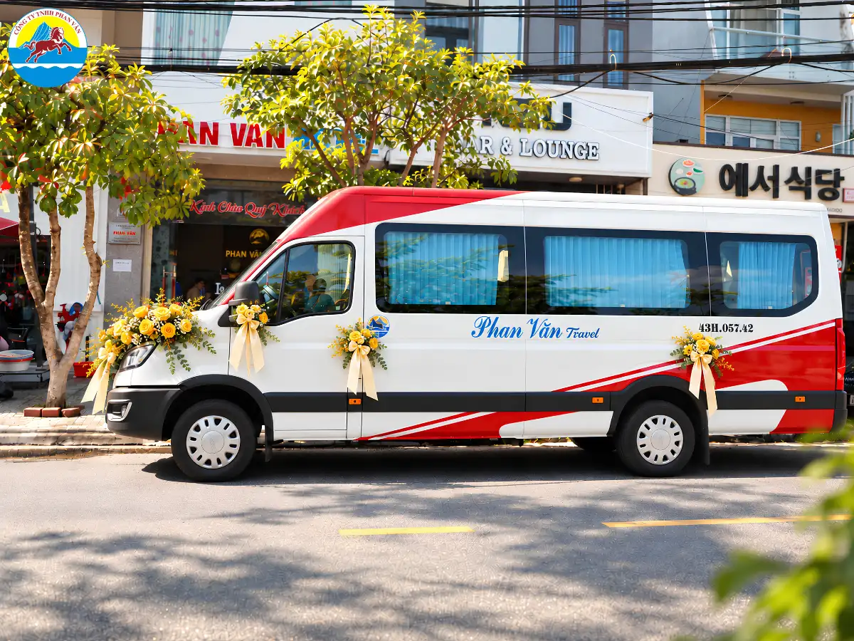 Tham khảo xe cưới của Phan Văn Travel