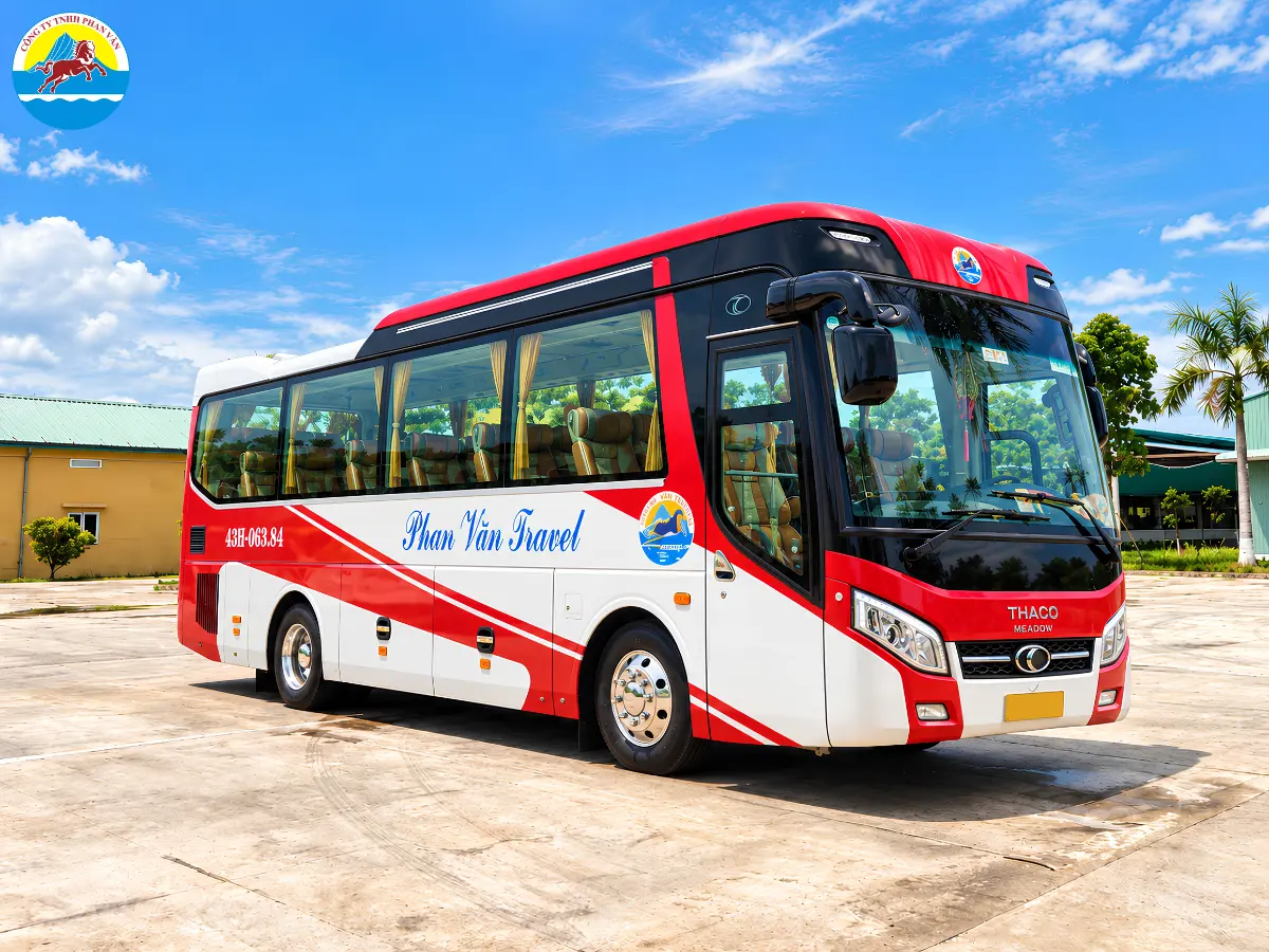 Xe du lịch Phan Văn Travel đi cảng Cửa Đại