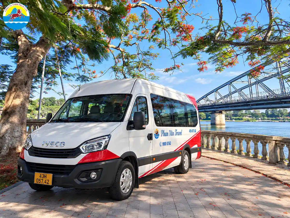 Xe Phan Văn Travel phục vụ hành trình từ Đà Nẵng đến Huế