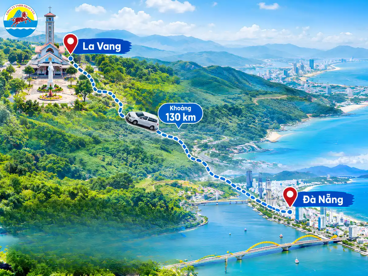 Xe du lịch di chuyển trên tuyến đường đến Quảng Trị