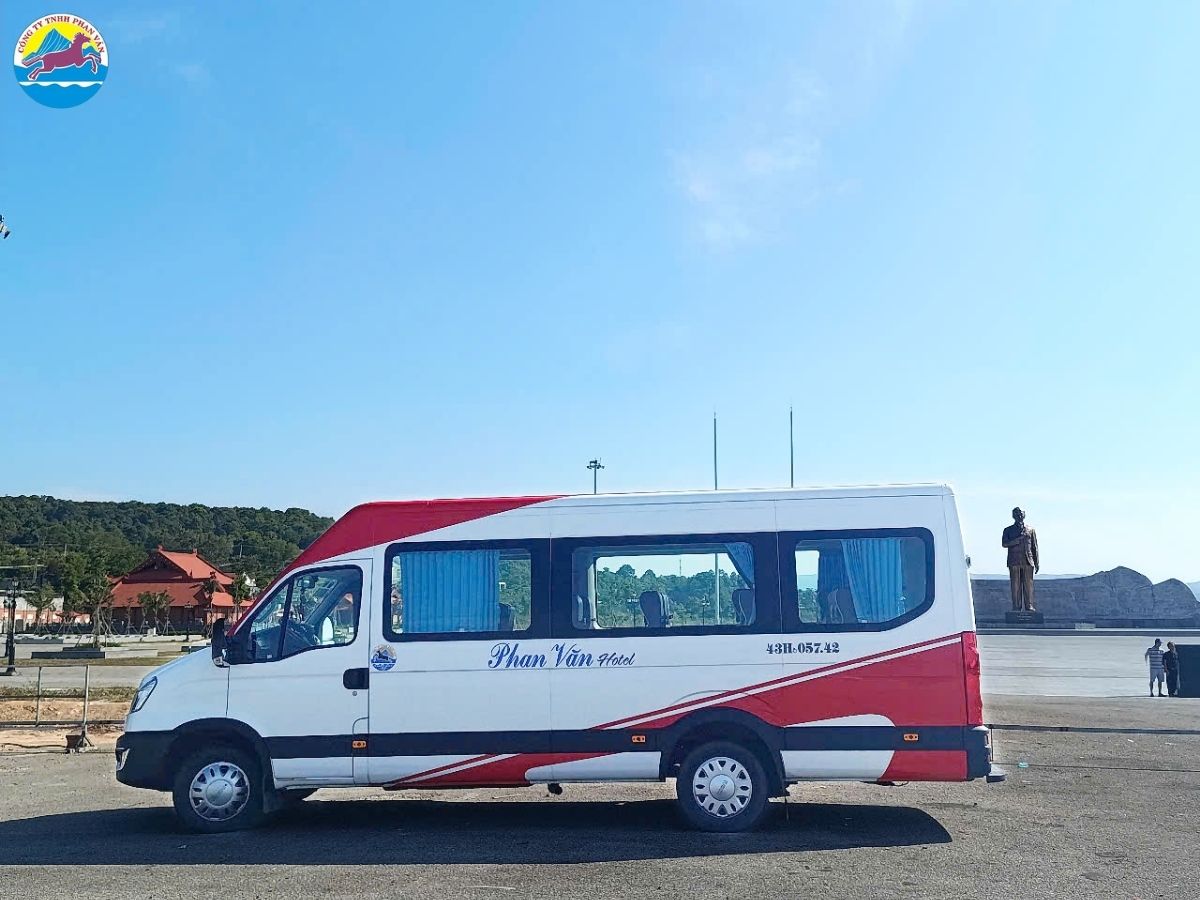 Dòng xe 19 chỗ của Phan Văn Travel