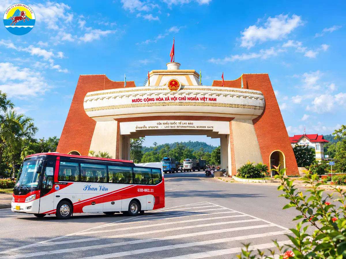 Xe du lịch đi Lào từ Đà Nẵng