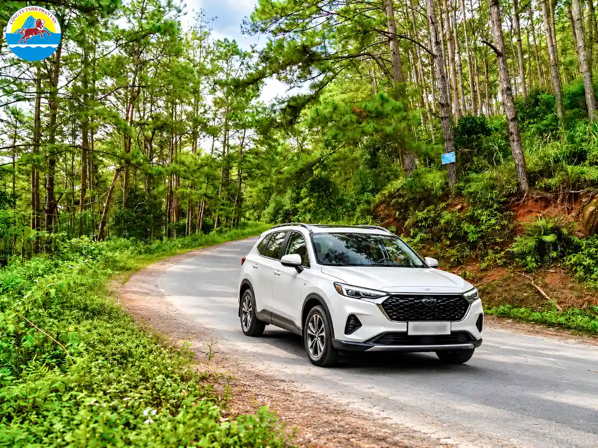 Xe du lịch Phan Văn Travel phục vụ tuyến Măng Đen