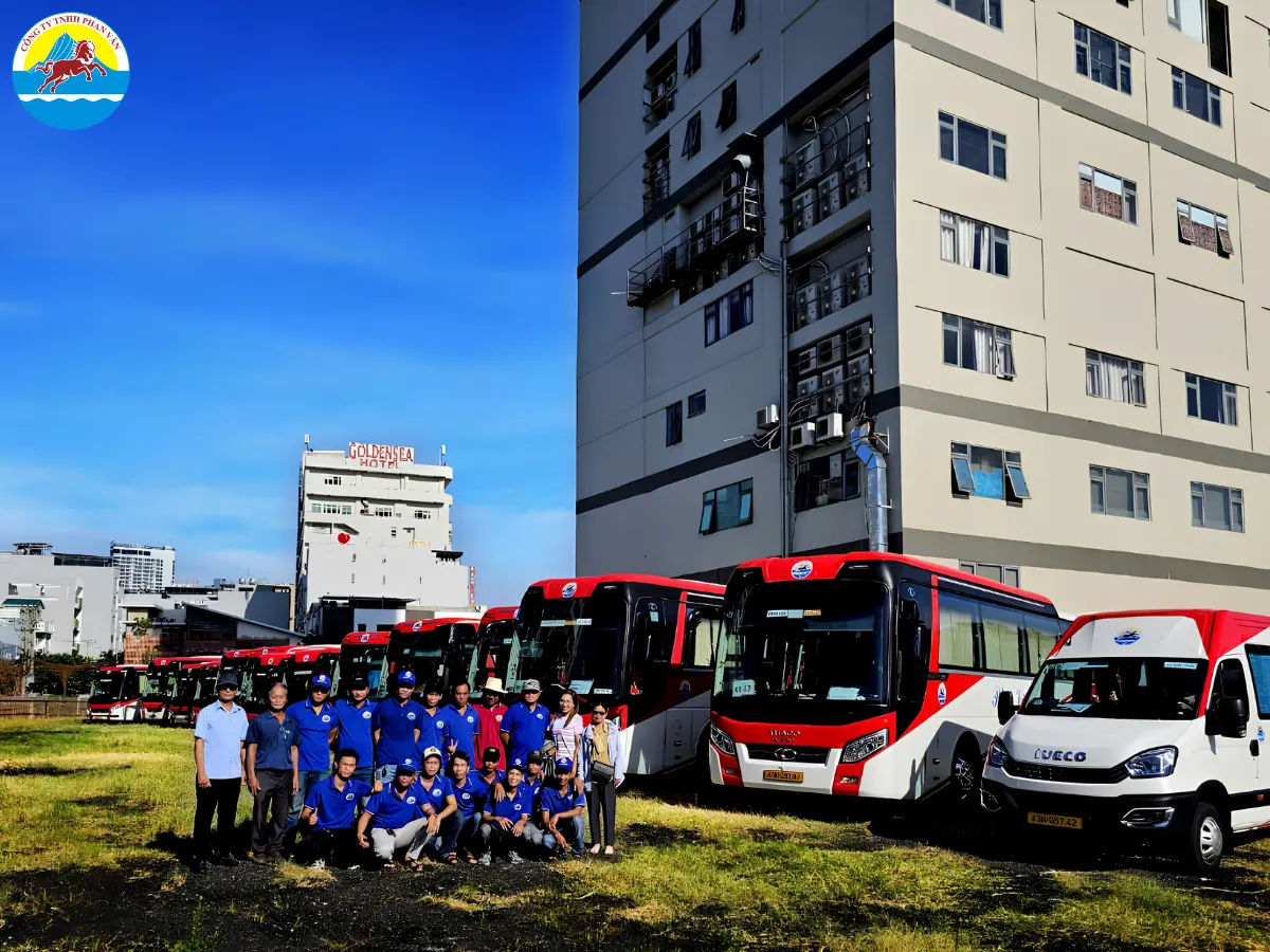 Đội xe đa dạng 4 - 45 chỗ tại Phan Văn Travel