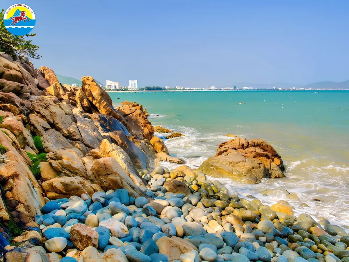 Tham quan Ghềnh Ráng Tiên Sa