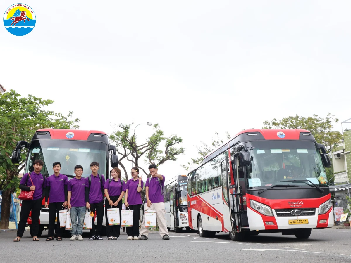 Du lịch cùng Phan Văn Travel