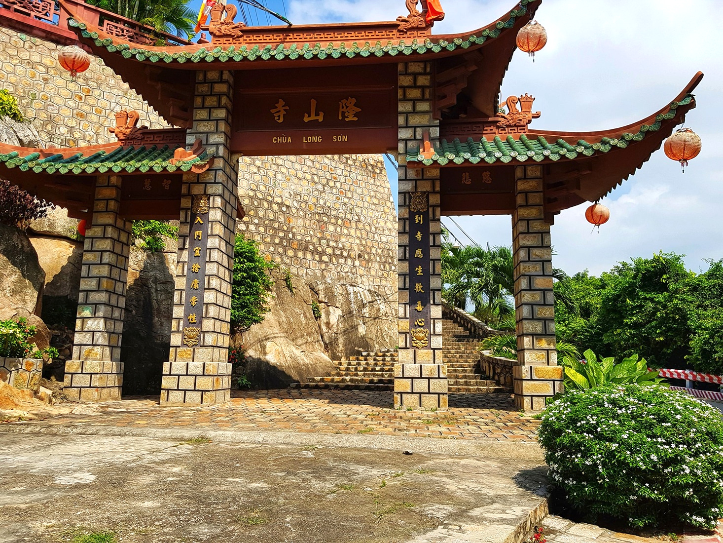 Khám phá kiến trúc Chùa Long Sơn