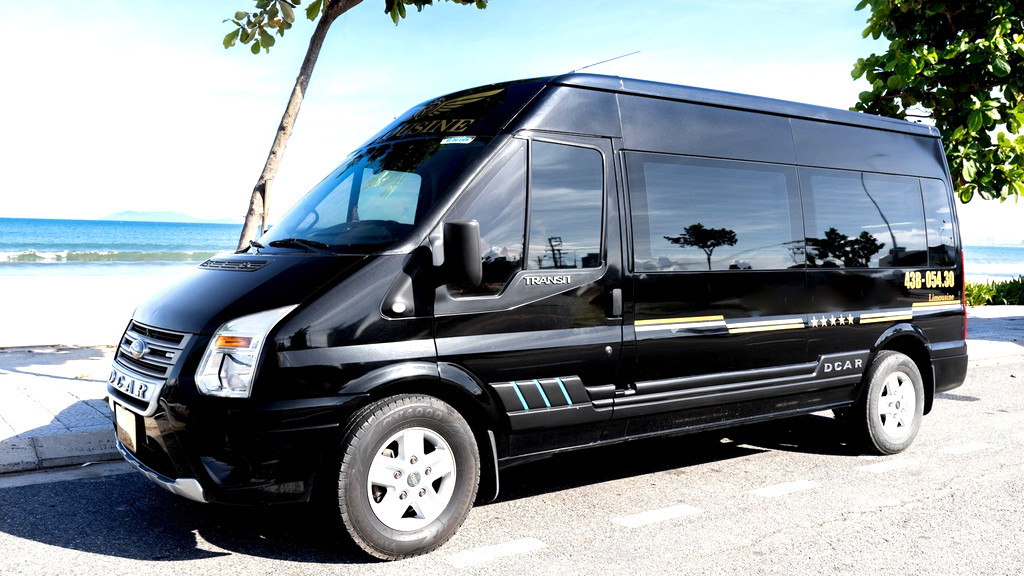 Xe limousine 7 chỗ