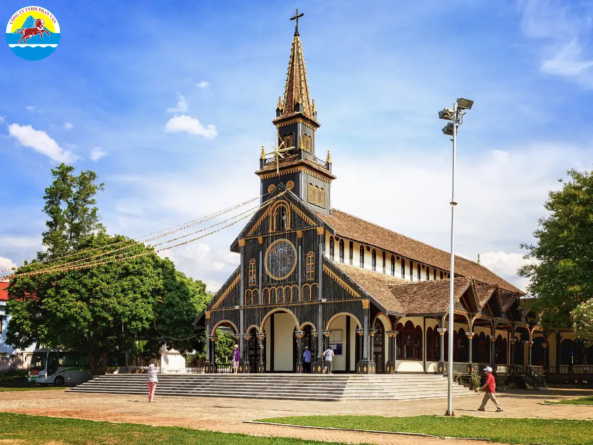 Kon Tum đẹp nhất là vào mùa khô