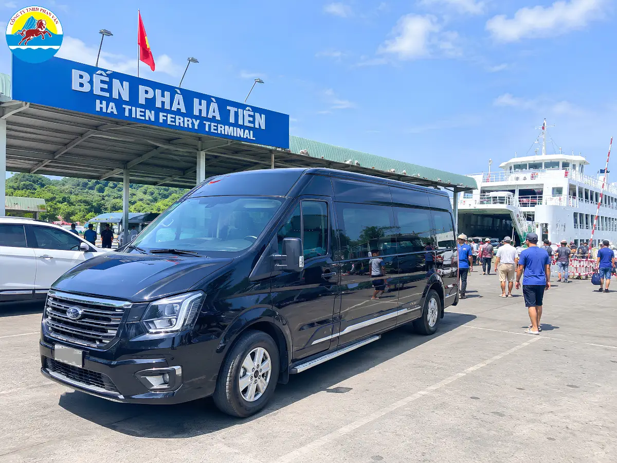 thuê xe limousine 12 chỗ Đà Nẵng đi Phú Quốc