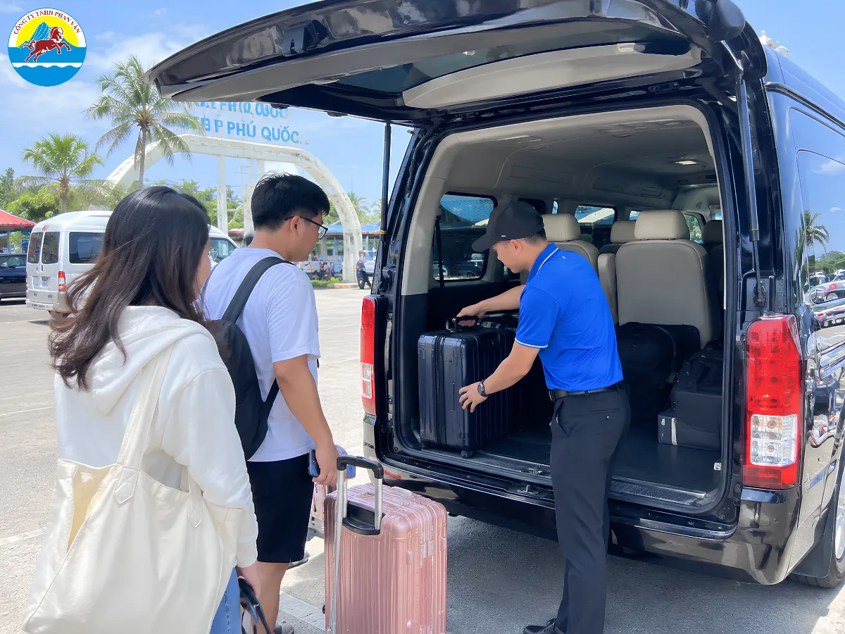 thuê xe limousine 12 chỗ Đà Nẵng đi Phú Quốc