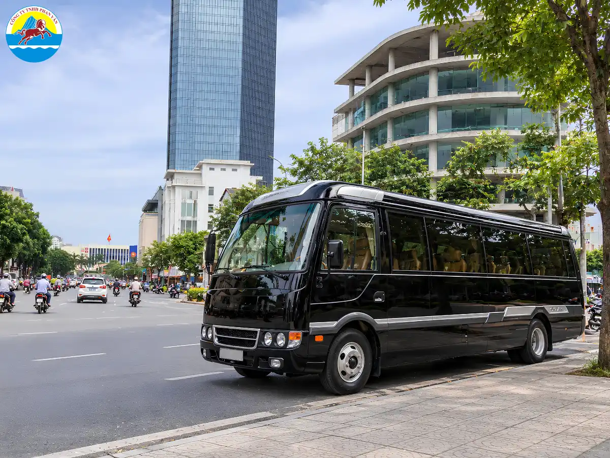 thuê xe limousine 16 chỗ Đà Nẵng đi Huế